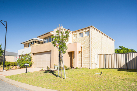 38/27 Meadow Springs Drive, Meadow Springs. - Photo 3