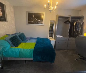 2 Bed Semi-Detached House, Watson Avenue, BS4 - Photo 1