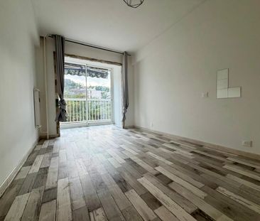 Location Appartement 4 pièces 76m² ST LAURENT DU VAR 06700 - Photo 2