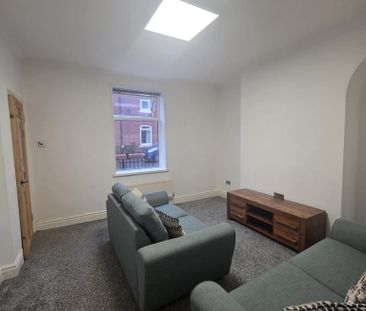 3 bedroom terraced house to rent - Photo 1