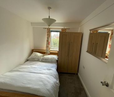 2 Bed Flat, Fremington Court, CV1 - Photo 1