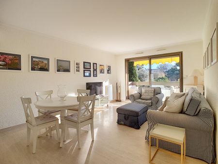 Location Appartement 2 pièces 49m² JUAN LES PINS 06160 - Photo 2