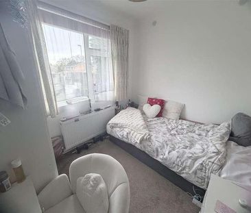 Coppice Avenue, Ferndown, BH22 - Photo 3