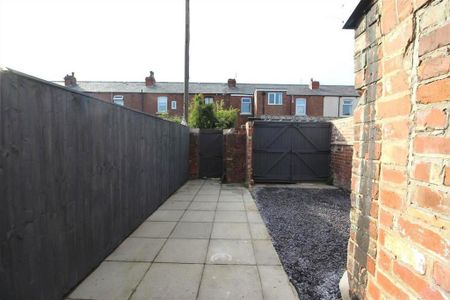 3 bedroom house to rent - Photo 2