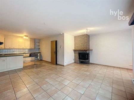 Rustig gelegen gelijkvloers appartement met garage - Photo 2