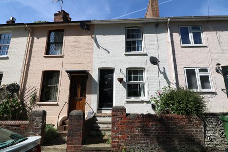 2 bedroom terraced house to rent - Photo 2