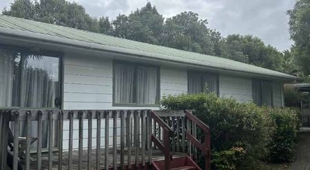 Charming 4 Bedroom House with Character! - Photo 4