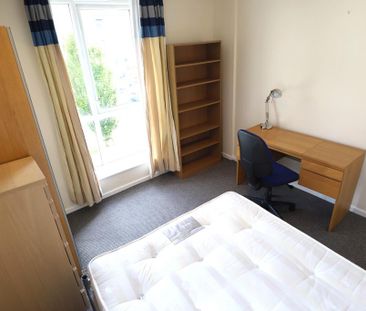 4 bedroom semi-detached house to rent - Photo 1