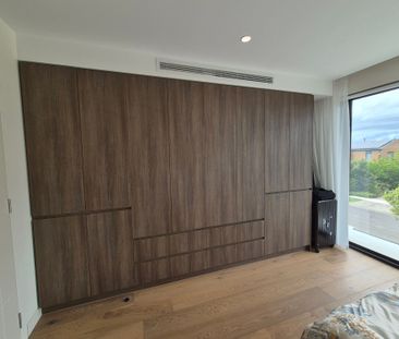 Glen Waverley - Photo 1