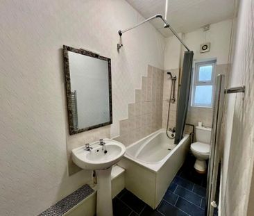 2 bedroom end of terrace house to rent - Photo 4