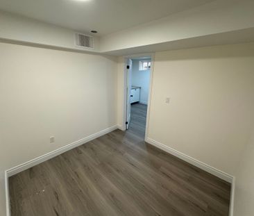 For Lease - 161 Romaneli Crescent Unit# Lower, Bradford West Gwilli... - Photo 4