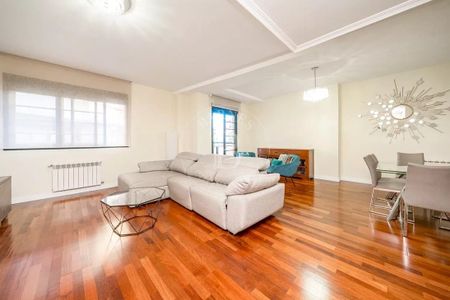 Madrid, Community of Madrid 28010 - Photo 4