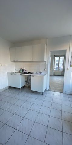 Location Appartement 2 pièces 34m² ST CHAMOND 42400 - Photo 2