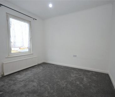 4 bedroom terraced house to rent - Photo 3