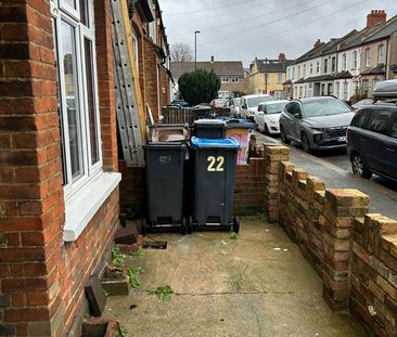 3 Bed Maisonette, Malcolm Road London, SE25 - Photo 3