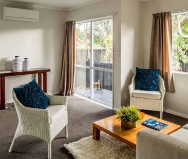 Great house in Avalon! - Photo 1