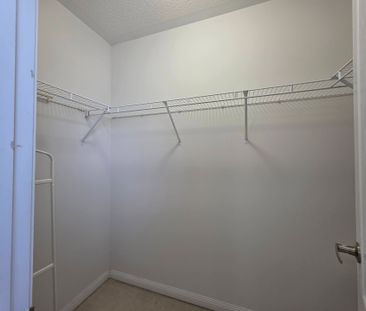 For Lease - 2266 Baronwood Drive, Oakville, Ontario - Photo 5