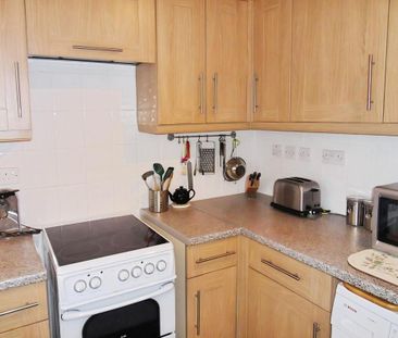 2 bedroom semi-detached bungalow to rent - Photo 5