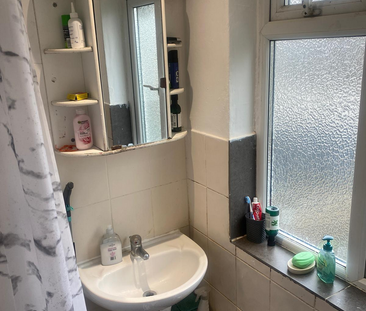 1 bedroom in a house share to rent - Photo 6