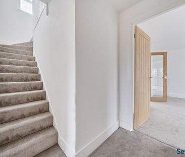 The Green, Ripley, Surrey, GU23 - Photo 4