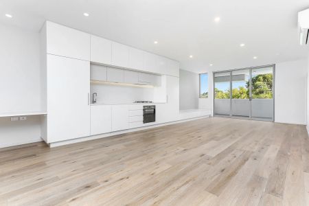 ARCHITECTURALLY-DESIGNED LUXURY APARTMENT WITH A PEACEFUL, LEAFY OUTLOOK | 2 BEDROOM WITH STUDY - Photo 3
