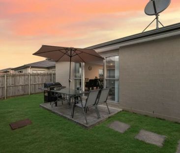 Family-Friendly 4 Bedroom, 2 Bathroom Home - Photo 1