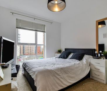 2 bedroom flat to rent - Photo 4