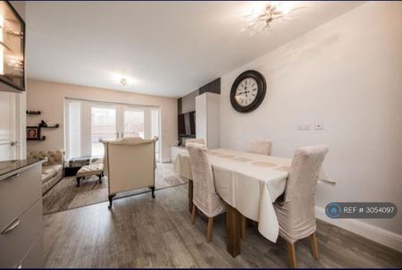3 bedroom terraced house to rent - Photo 3
