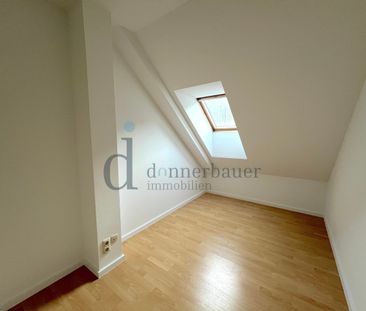 Lichtdurchflutete Dachgeschosswohnung – ab sofort einziehen! - Foto 5