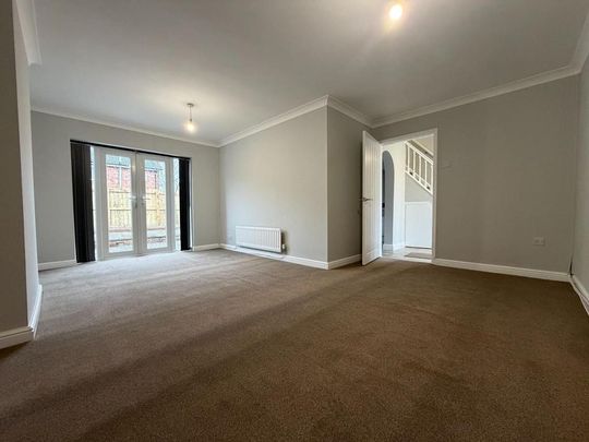 3 bedroom terraced house to rent - Photo 1