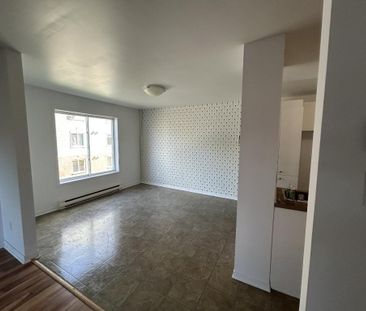 JOLI 4 1/2 À LOUER À MASCOUCHE DISPONIBLE IMMÉDIATEMENT - Photo 4