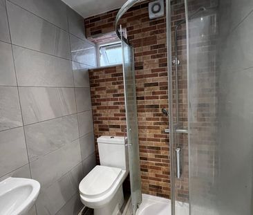 Two bedroom ground floor flat close to chadwel heath- 1800 pcm - Photo 2