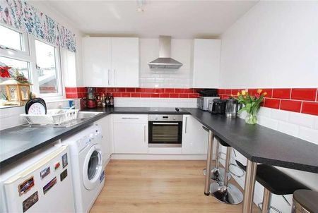 Aldershot Road, Guildford, Surrey, Surrey, GU2 - Photo 3