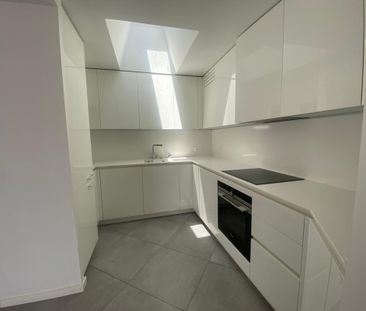 Location Appartement 4 pièces 128m² LA ROCHELLE 17000 - Photo 3