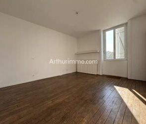 Location Appartement 3 pièces 76 m2 à Dole - Photo 2