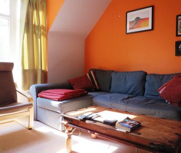 Newgate Close - Photo 2