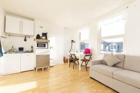 1 bed property located within walking distance to Turnpike Lane Station - Photo 4