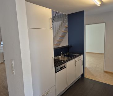 Moderne 3,5-Zimmer-Maisonette-Whg (113m²) mit Wintergarten in Aesch - Photo 2
