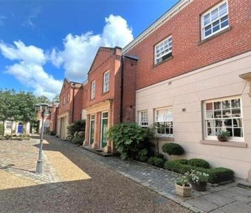 3 bedroom mews to rent - Photo 1