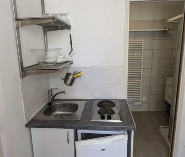 Location Appartement 1 pièce 12m² ORLEANS 45000 - Photo 4