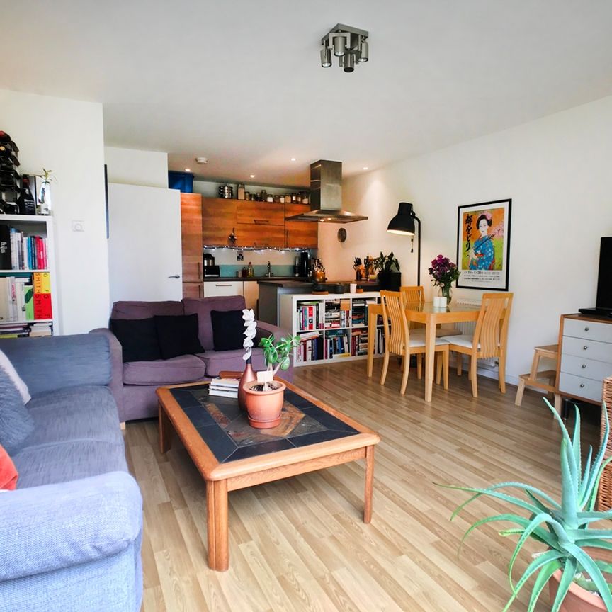 1 Bed Flat, Windsor Court, E3 - Photo 1