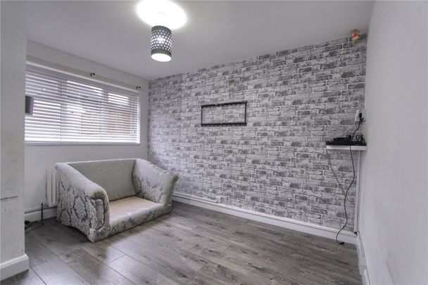 3 bed end of terrace house to rent in Sandwell Avenue, Middlesbrough, TS3 - Photo 1