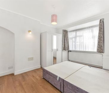 3 bedroom end of terrace house to rent - Photo 6