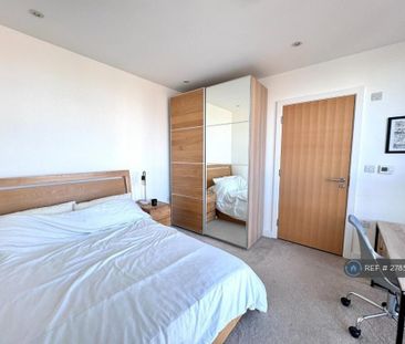 2 bedroom penthouse to rent - Photo 5