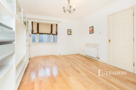 4 bedroom house to rent Ravensworth Gardens, Cambridge, CB1 - Photo 3