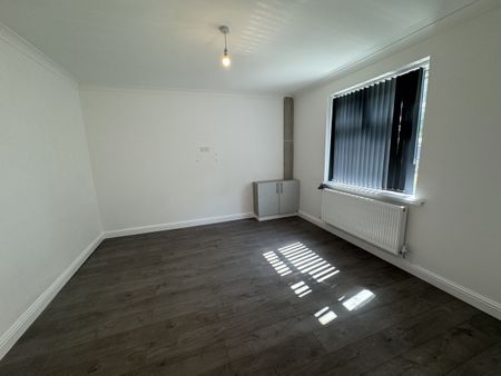 17, Vine Street, Preston - Photo 3