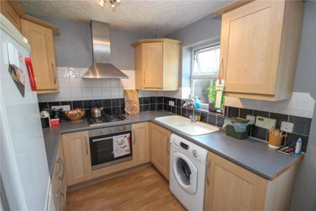 2 bedroom terraced house to rent - Photo 4