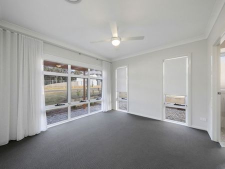 Near-new, premium family home - Photo 2