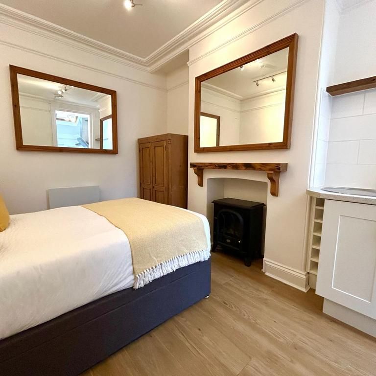 Studio to rent - Photo 1