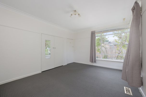 13 Rangeview Avenue, Malvern East VIC 3145 - Photo 1